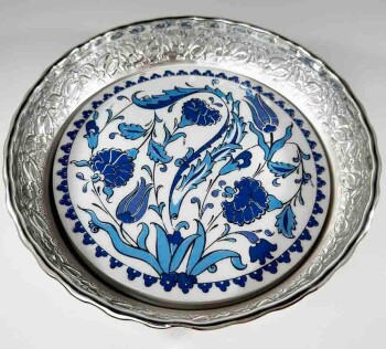 Sucrier Argenté avec Motifs de Tulipe et de Grenade – Harmonie Florale et Symbolisme Ottomane - Çini Evi