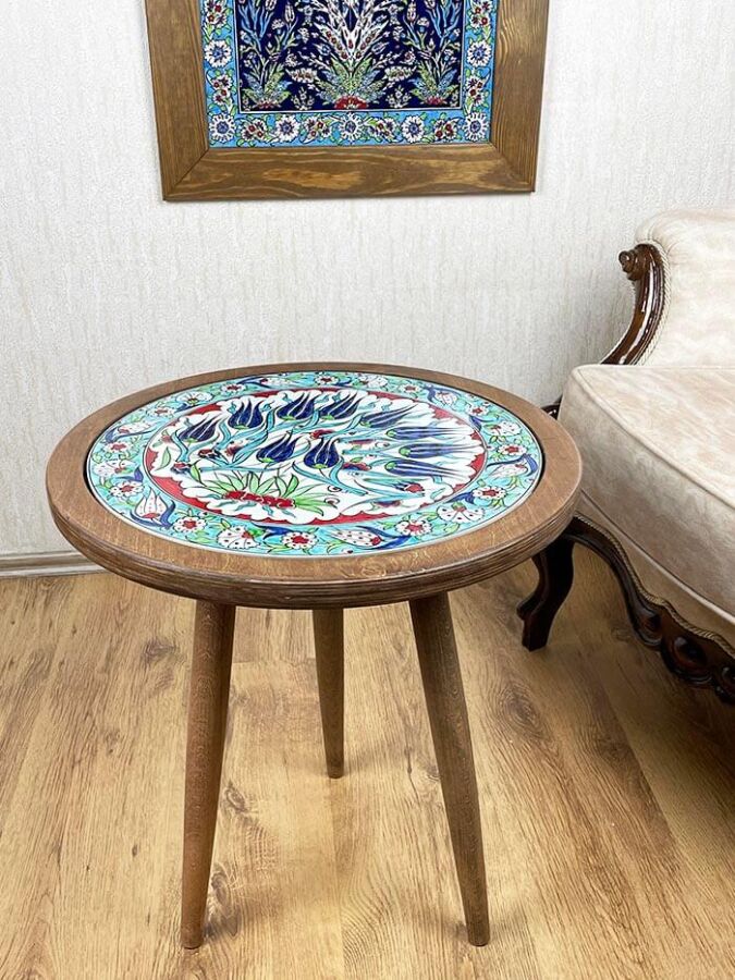 Table basse Iznik aux motifs de tulipes - 1