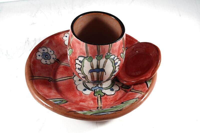 Tasse à café en céramique d’Iznik fond rouge - 1