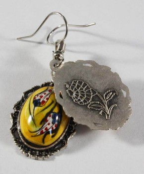 Ters Düze Lale İznik Küpe - Çini Evi (1)