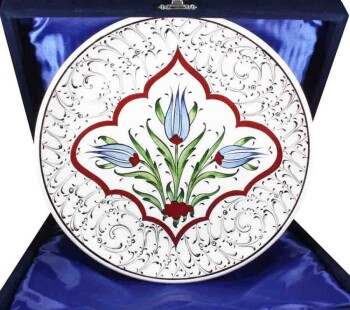 Three Tulips 25 cm Iznik Ceramic Plate - Çini Evi