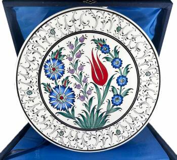 Traditional Tulip Garden Pattern Iznik Plate - Cultural Gift 25 cm - Çini Evi