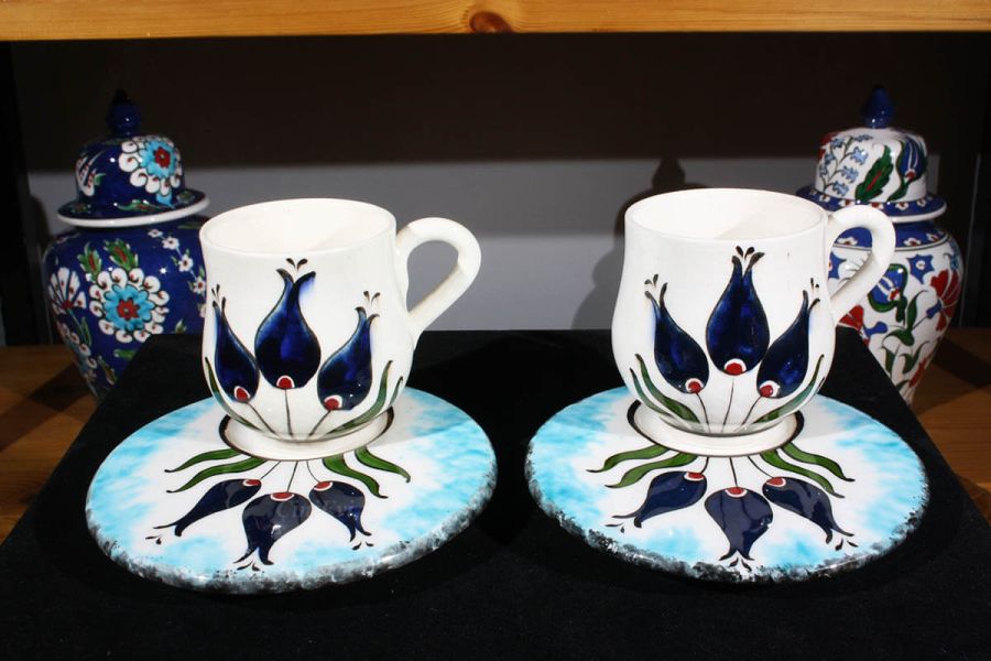 Türkisches Kaffeeservice mit Anemonenmotiv - 1