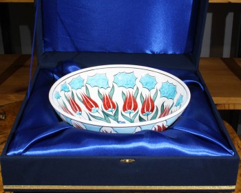Tulip Motif 30 cm Iznik Ceramic Bowl - 3