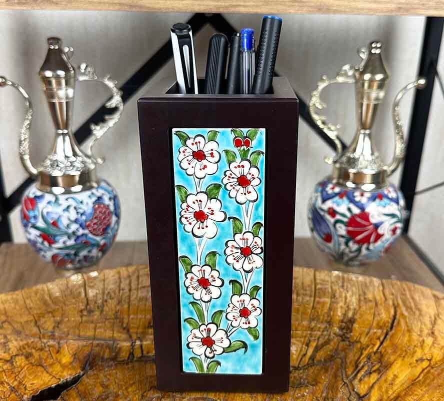 Türkisfarbener Lebensbaum – Holz-Stiftehalter mit Iznik-Keramik - 2