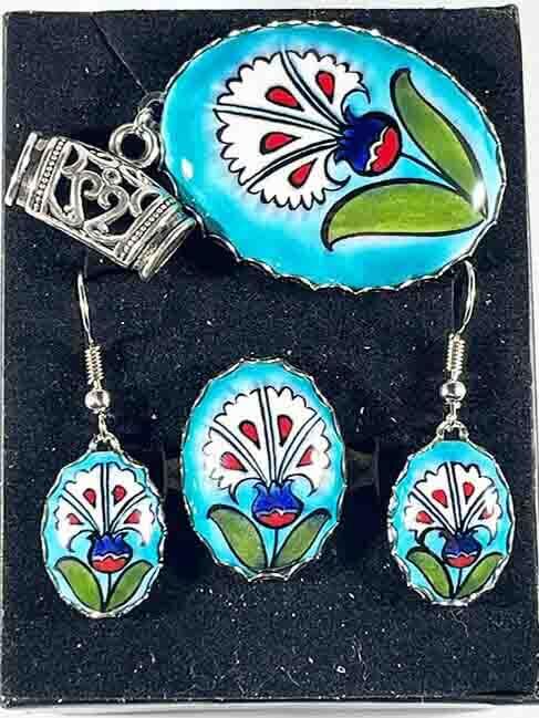 Turquoise Background White Carnation VIP Iznik Ceramic Jewelry Set - 1