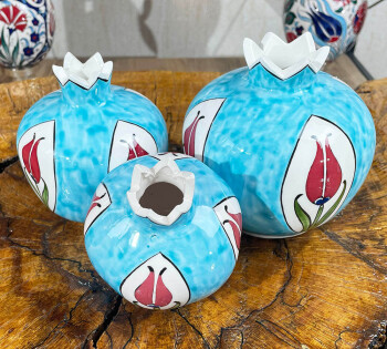 Turquoise Ground Tulip Motif Pomegranate Set - Çini Evi