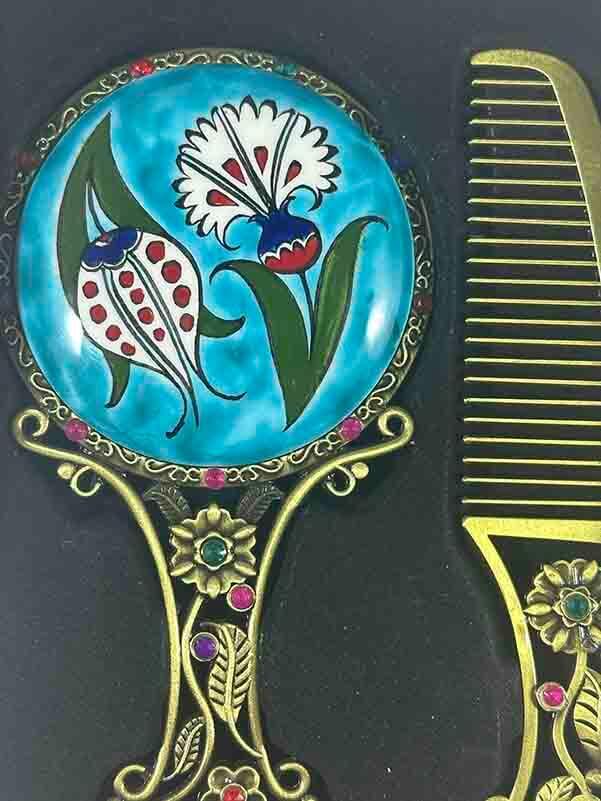 Turquoise Tulip & Carnation Patterned Mirror and Comb Gift Set - 2