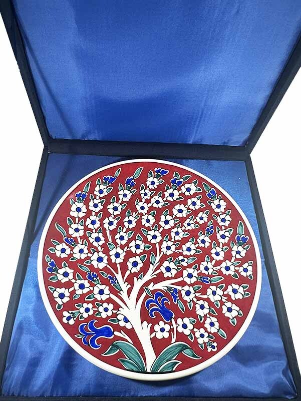 Unternehmensgeschenk, Iznik Çini Teller mit Lebensbaum-Motiv auf rotem Grund - 3