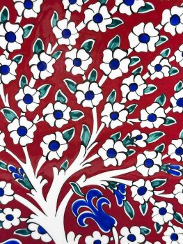 Unternehmensgeschenk, Iznik Çini Teller mit Lebensbaum-Motiv auf rotem Grund - Çini Evi (1)