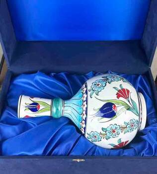 Vase en céramique d’Iznik Jardin de tulipes et d’œillets - 3