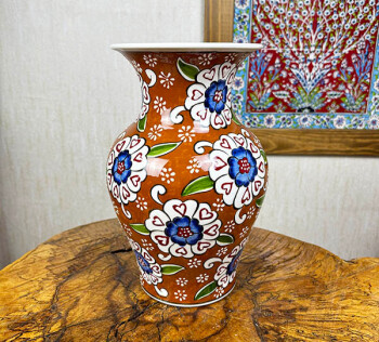 Vase Iznik Shah avec motif floral - 1