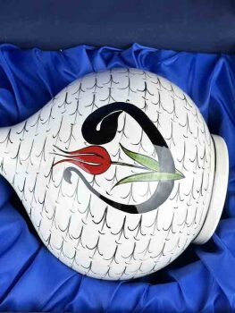 Vav & Lale Kompozisyonu – İznik Çini Vazo - 4