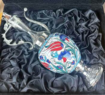 Silberbeschichtetes Iznik-Keramik-Kannen-Set mit blauer Nelke und roter Tulpe - 3