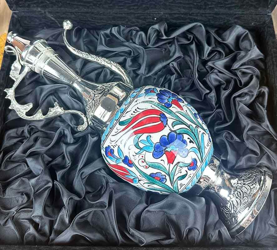 Silberbeschichtetes Iznik-Keramik-Kannen-Set mit blauer Nelke und roter Tulpe - 3