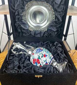 Silberbeschichtetes Iznik-Keramik-Kannen-Set mit dunkelblauer Tulpe und roter Nelke - 2