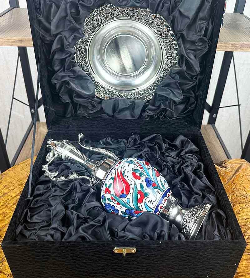 Silberbeschichtetes Iznik-Keramik-Kannen-Set mit roter Tulpe und Nelke - 2