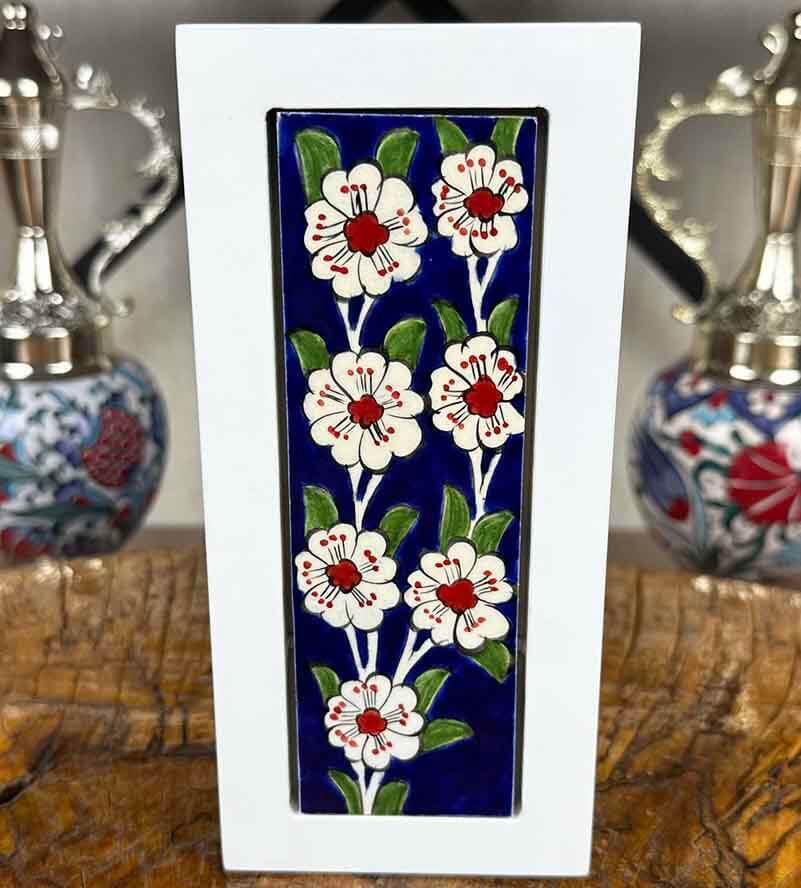 Weißer Blumengarten – Holz-Stiftehalter mit Iznik-Keramik - 2