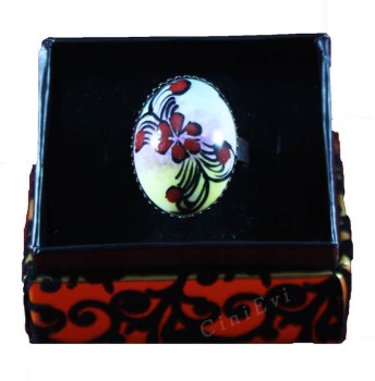 Kırmızı Büyü - Çini Evi